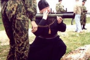 Священники в армии (13 фото)