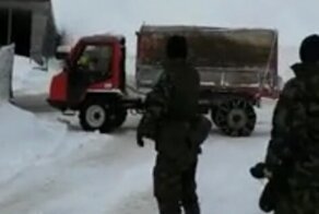 Смеявшимся над лавиной солдатам пришлось спасаться бегством