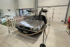 Машина времени с барахолки: DeLorean продают в эстонском секонд-хенде