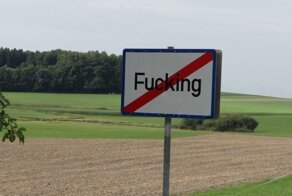 У туристов горе: австрийская деревня Fucking сменит название