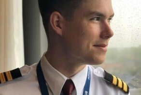 23-летний пилот наглядно показал, как изменилась его жизнь после начала пандемии