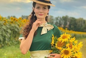 Эта девушка одевается каждый день как в 19 веке