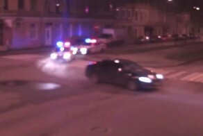 GTA по-питерски: полицейским пришлось подстрелить лихого гонщика, чтобы он остановился