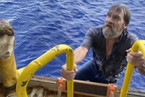 Когда после двух суток в открытом море матрос увидел корабль, то решил, что это галлюцинация