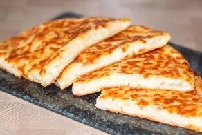 Ленивые хачапури на кефире с сыром на сковороде