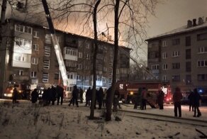 В Перми на крыше многоэтажки вспыхнул пожар