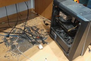 Люди, которых настигли настолько изощрённые неудачи, что такое нарочно не придумаешь