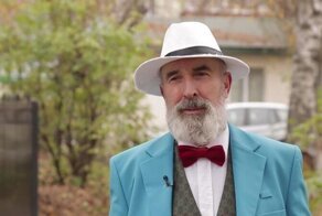 Когда за чистотой столичных улиц следит настоящий франт с бабочкой