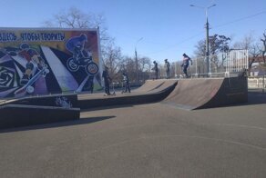 "Дядь, ты дурак?!":"яжотец" в скейтпарке несколько раз выстрелил в катавшегося там подростка