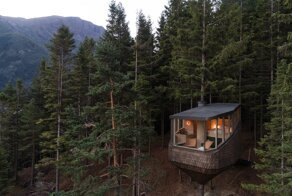 Уникальные домики на деревьях Woodnest парят в норвежском лесу