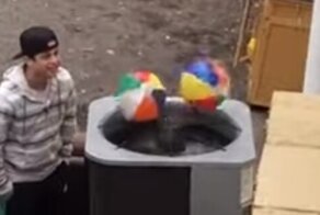 Подпольные бои надувных мячей