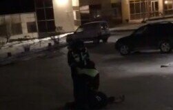Пьяный сержант в форме подполковника подрался с сотрудниками ГИБДД, заступившись за нетрезвого водителя