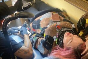 На 63-м году жизни: Мадонна сделала свою первую татуировку