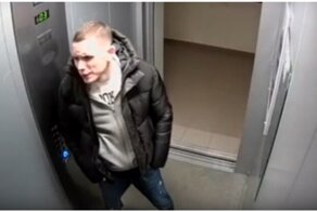 Вандал обрушил свою неадекватность на зеркало в лифте
