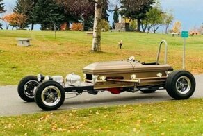 «Дракуламобиль» с мотором V8: одна из самых безумных самоделок