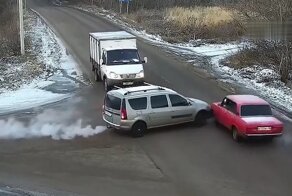 Нерешительный водитель устроил ДТП в Тульской области