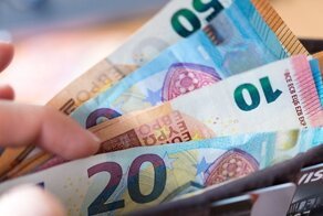 Инфляция в Германии ушла в минус. Почему и на что упали цены