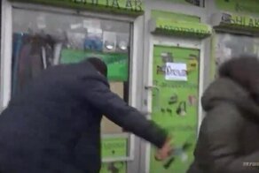 В Киеве неизвестный напал на журналистку в прямом эфире, но от наказания не ушел