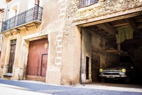 Редкий Ferrari выставят на торги: владелец по странной причине припарковал его в гараже на 46 лет
