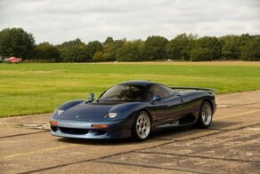 Jaguar XJR-15 — первый в мире карбоновый суперкар, о котором все забыли