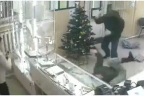 Дерзкое ограбление ювелирного магазина в Брянской области