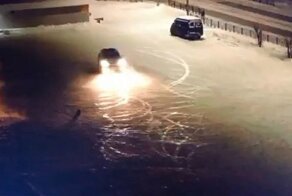 Ночной дрифт на пустой парковке привел к ДТП