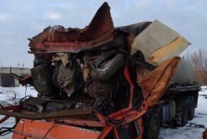 Жители Курганской области взорвали КамАЗ, пытаясь выпрямить цистерну