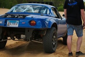 Сумасшедший багги: Mazda MX-5 с полным приводом и двигателем от Subaru