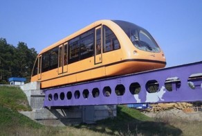 Испытание монорельсовой дороги (11 фото)