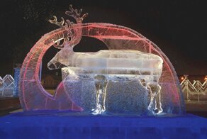 Ледяные фигуры на Полярном круге