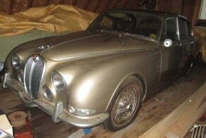 Отреставрированный Jaguar S-Type 1966 года выпуска провел 20 лет в сарае и теперь выставлен на продажу