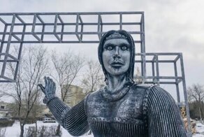 Страшнее Апокалипсиса: в Сети появилось фото первой версии памятника Аленке