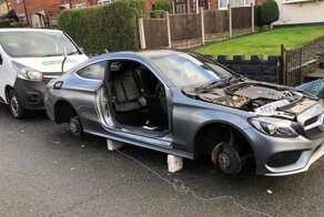 Новый Mercedes-Benz британца "раздели" под его окнами
