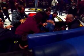 "Не позорьте Москву": бойцы MMA устроили массовую драку в октагоне