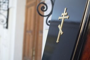 Столичные ритуальщики устроили драку рядом с квартирой усопшего