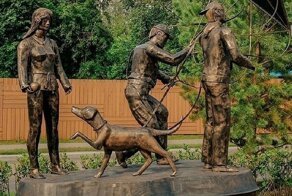 По следам «прекрасной» Аленки. Собрали странные и страшные скульптуры из Российской глубинки