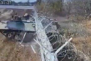 Суд лишил прав и оштрафовал военного, который пьяным на БМП снес забор аэропорта