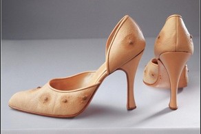 Голая и очень странная: «плотская» мода Николы Константино (5 фото)