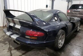 Поджаренный на открытом огне: Dodge Viper 2001 года хотят продать за 50.000 долларов