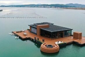 Китаец построил морской плавучий дом площадью 56 квадратных метров