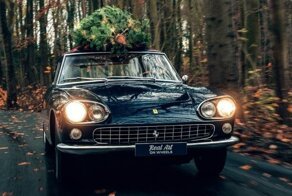 С наступающим Новым годом! Ferrari 330 GT 2+2 на фоне рождественского Амстердама