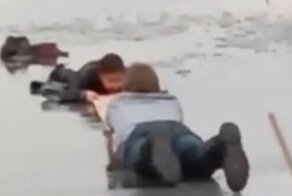 В Ростовской области студент спас провалившегося под лед школьника