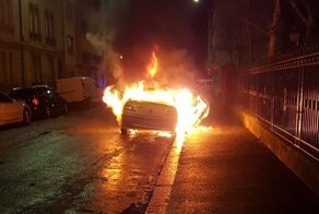 В Страсбурге хулиганы в Новогоднюю ночь сожгли около 60 автомобилей