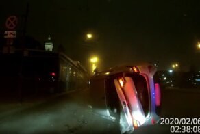 Петербуржец устроил гонки с 10 машинами ДПС и перевернулся с простреленными колесами