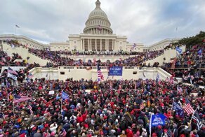 Протесты трампистов и штурм Капитолия: фото, видео и мемы