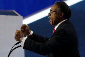 "Amen and a woman": американский пастор поиграл в толерантность