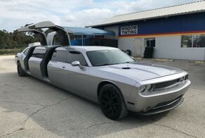Лимузин Dodge Challenger с дверьми типа «крыло чайки» выставлен на продажу