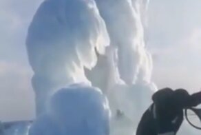 Российский моряк показал, как выглядит судно после ледяного тайфуна в Японском море