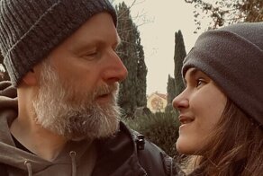Студентка влюбилась в профессора философии, который годится ей в отцы
