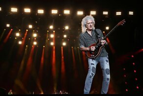 Гитарист группы Queen запустил свой парфюм: с запахом барсука